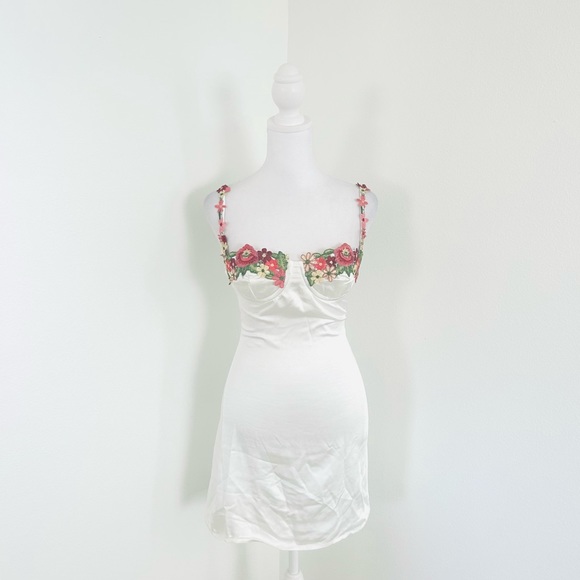 Princess Polly Kenzie Dress - Picture 2 of 7